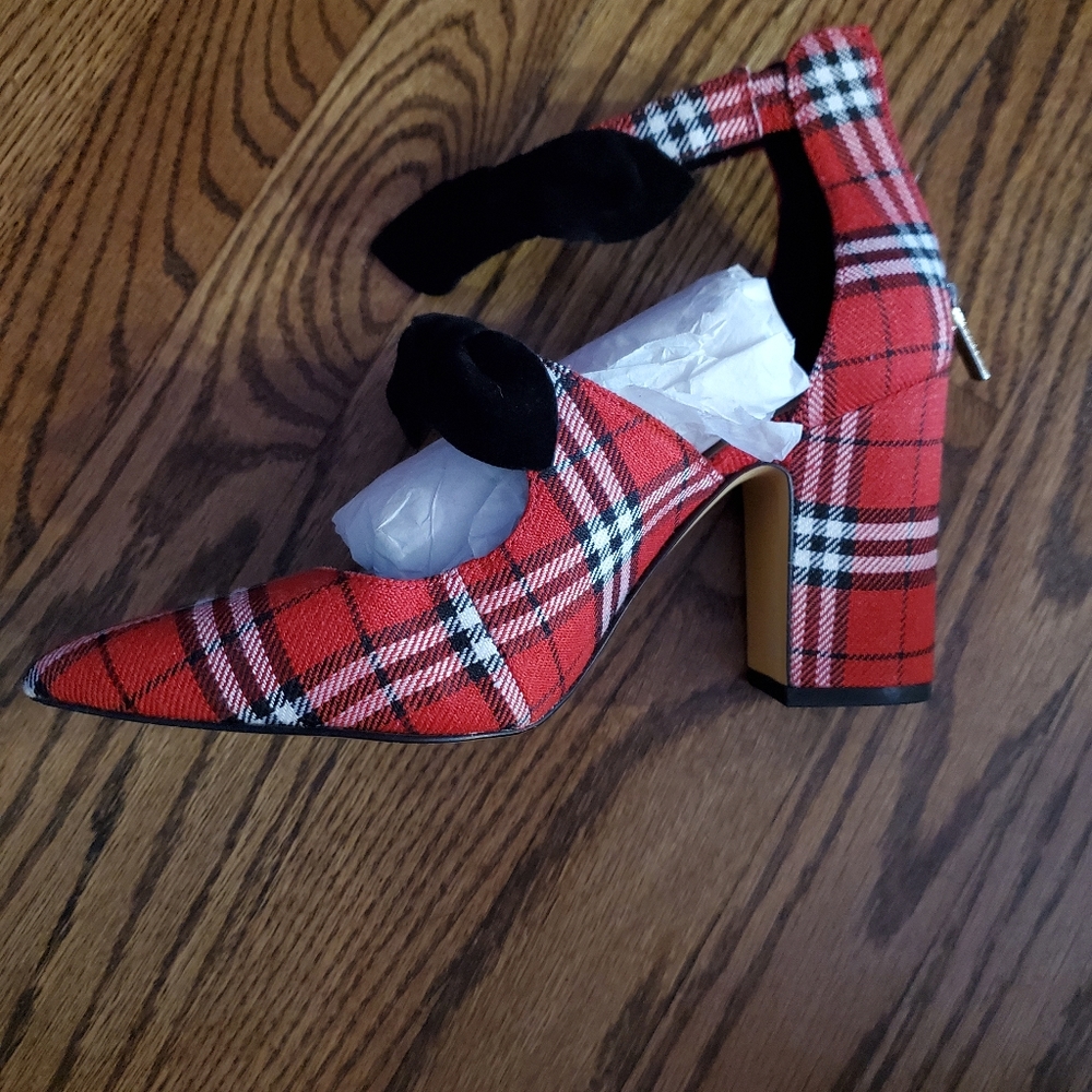 Tartan pumps